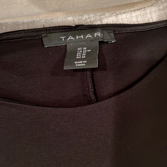 Tahari 1/2 Sleeve Blouse Ties in Back Size Medium black or white - Picture 9 of 9